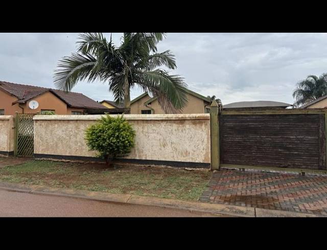 3 BEDROOM HOUSE FOR SALE IN THE ORCHARDS